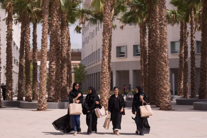 7 Critical Factors to Consider When Choosing Your MBA Program